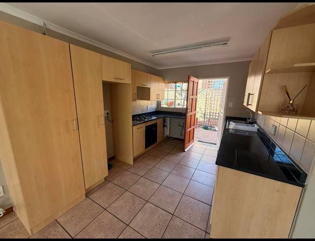 2 BEDROOM TOWNHOUSE FOR SALE IN THE REEDS